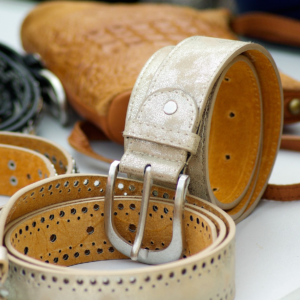 White leather belt(Adjustable Fits Up to 44 Inch Waist)