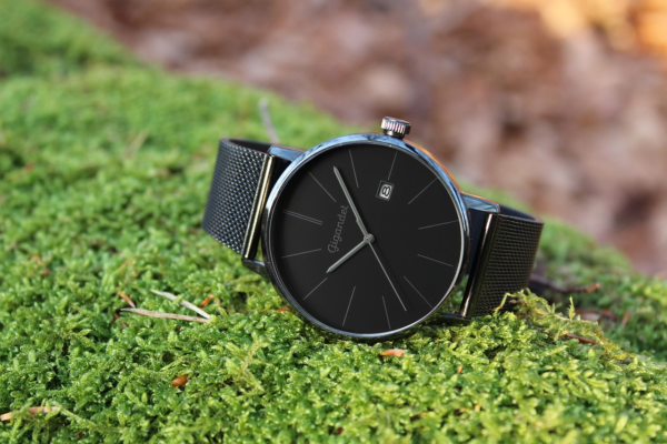 Sleek Black Minimalist Watch – Timeless Elegance