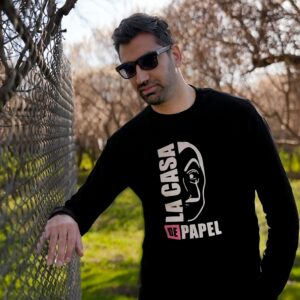 La Casa De Papel Long-Sleeve Graphic Sweatshirt – Stylish & Bold