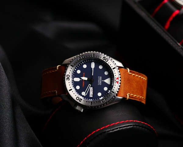 Classic Diver's Watch – Rugged & Stylish