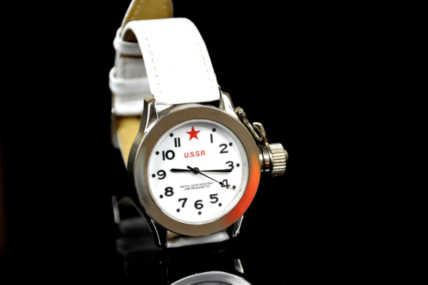 Vintage Military-Style Mechanical Watch with White Strap